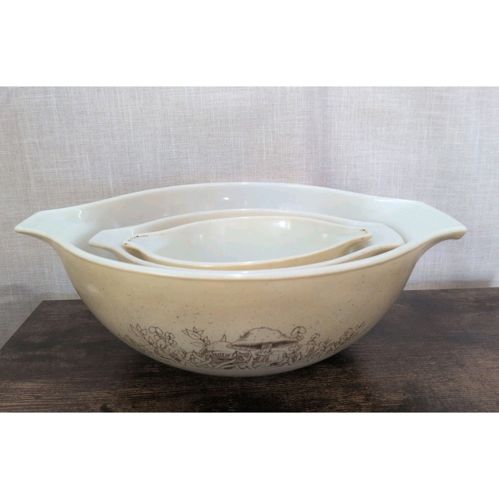 Pyrex Vtg Mushroom Fancy Nesting Mixing Bowls (Set of 3)